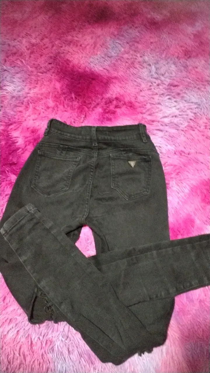 Jeans negros rasgados para mujer, muy poco uso - 2