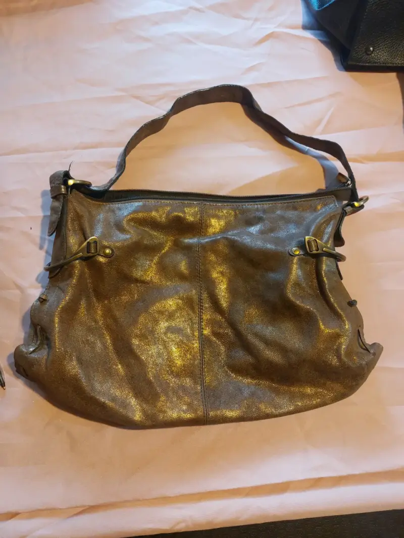 Bolso de hombro metálico dorado - 3