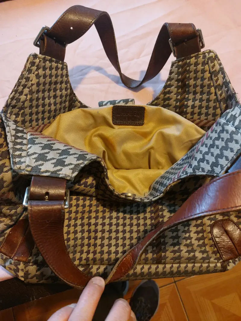 Bolso de tela con diseño pata de gallo y correas de cuero - 2