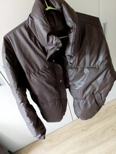 Chaqueta acolchada marrón para mujer - miniatura 1