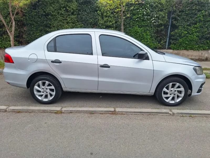 Volkswagen Voyage 2019 1.6 único dueño - 3