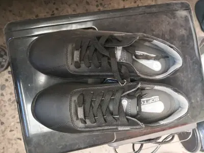 Zapatillas negras de cuero para hombre Calper - miniatura 1