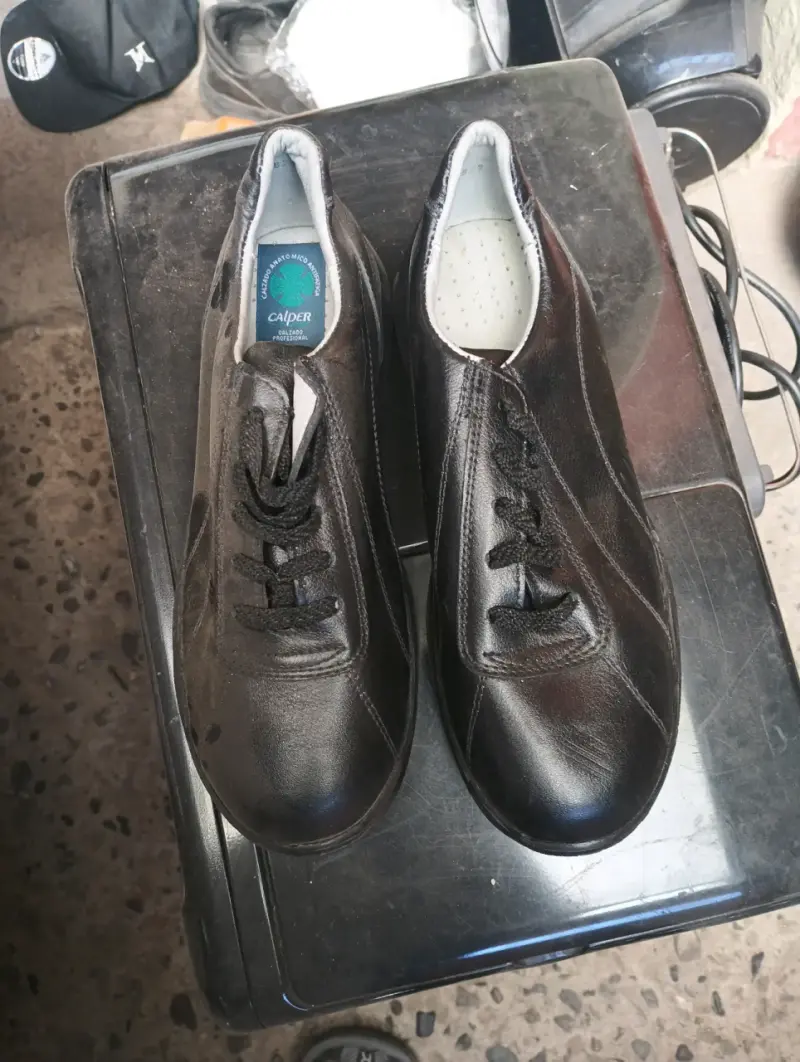 Zapatillas negras de cuero para hombre Calper - 3
