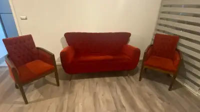 Juego de sala vintage en terciopelo rojo - miniatura 1