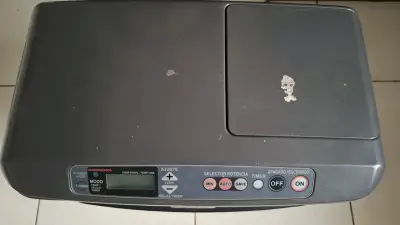 Estufa a parafina Toyotomi gris con temporizador - miniatura 2