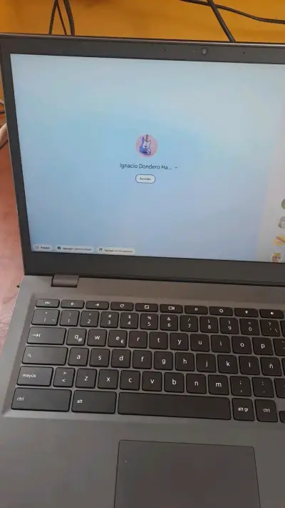 Laptop Lenovo Chromebook gris en buen estado - miniatura 2