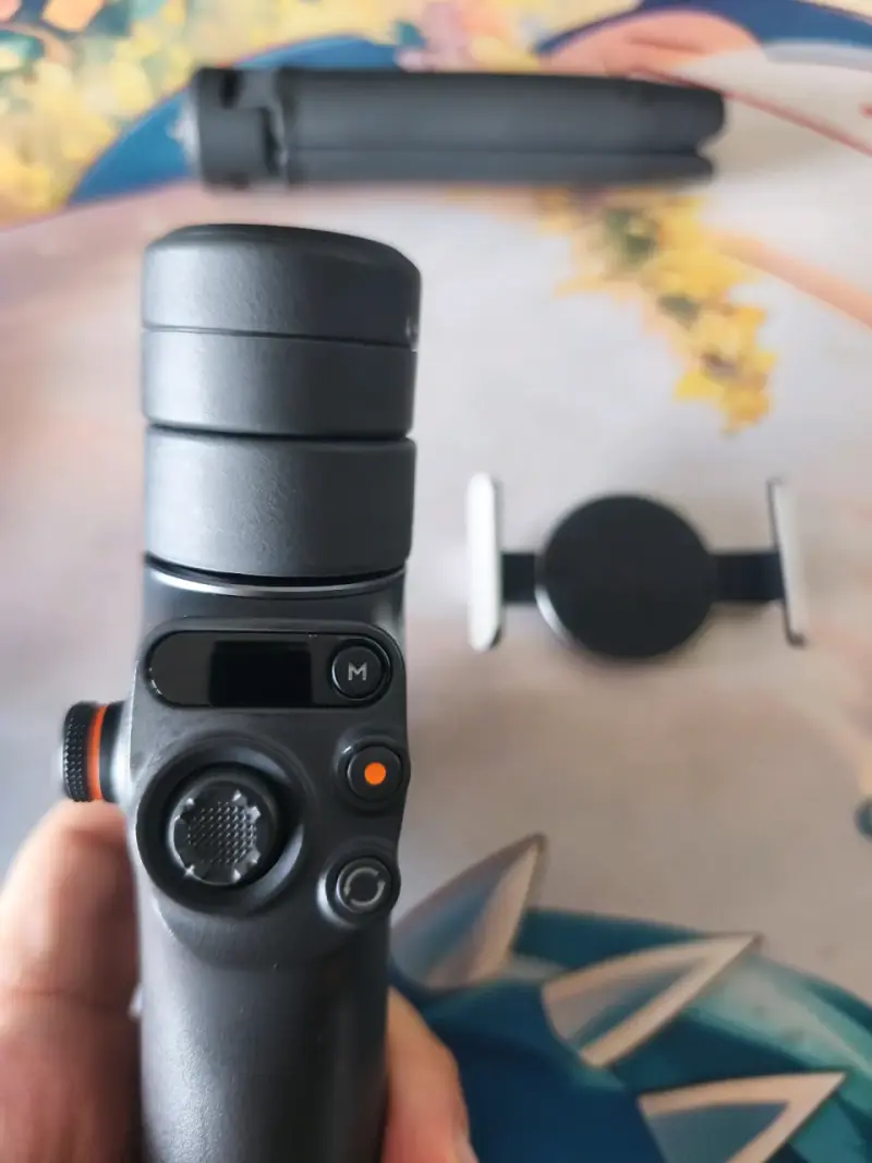 Estabilizador de Cámara DJI Osmo Mobile 6 - 1
