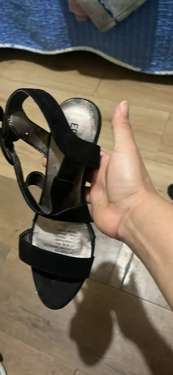 Sandalias de tacón negras elegantes - 1