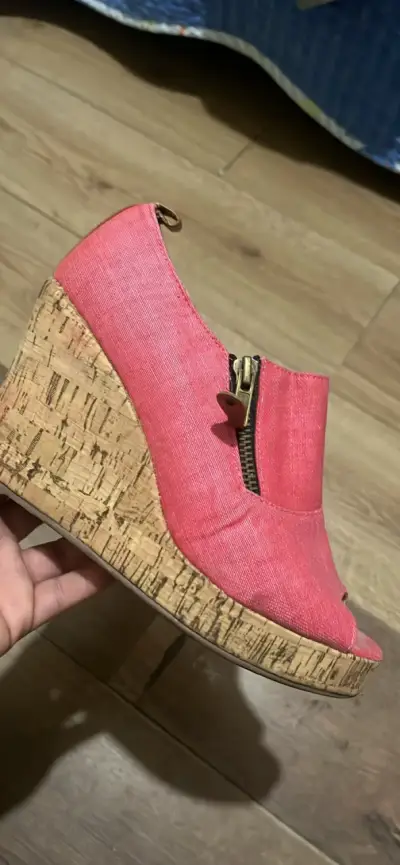 Sandalias de tacón negras elegantes - miniatura 3