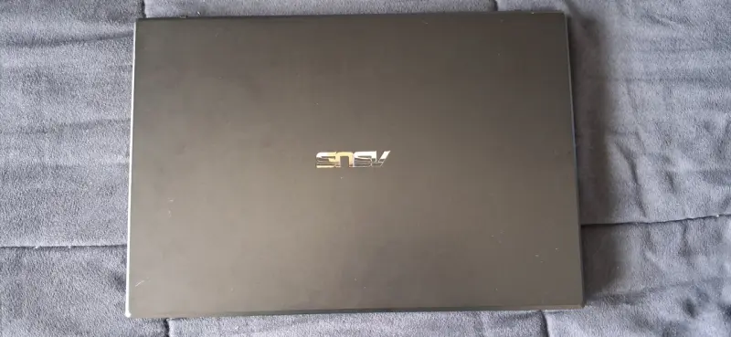 Laptop ASUS con pantalla de 15 pulgadas - 2