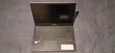 Laptop ASUS con pantalla de 15 pulgadas - miniatura 4