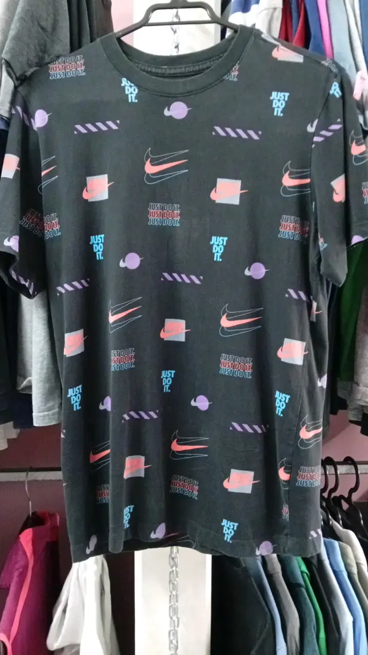 Polera Nike Just Do It estampada negra - 1