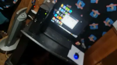 Computador de escritorio Lenovo ThinkCentre compac - miniatura 2
