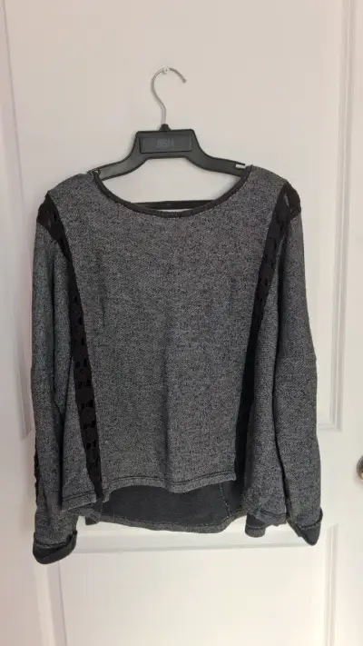 Suéter gris con encaje para mujer talla M - miniatura 1