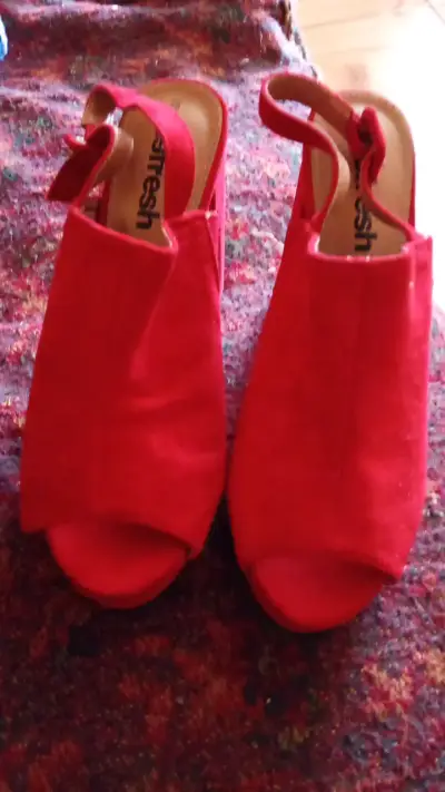 Sandalias rojas de tacón alto para mujer - miniatura 1