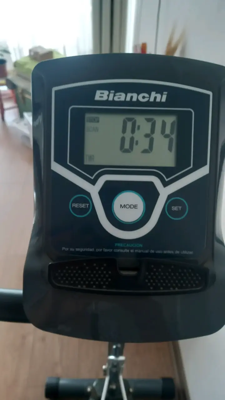 Bicicleta estática Bianchi con monitor digital - 10
