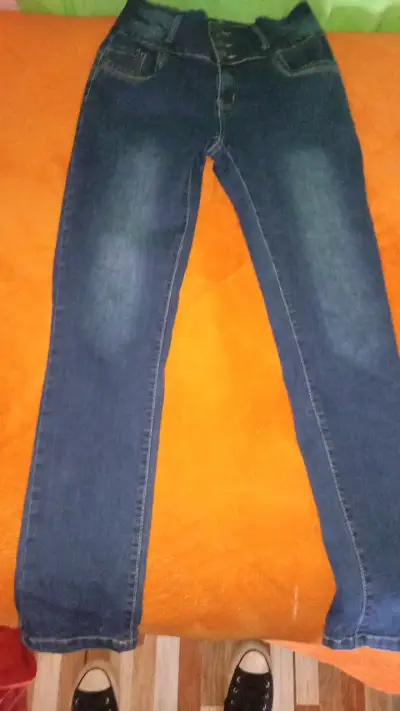 Jeans azul oscuro para mujer - miniatura 1