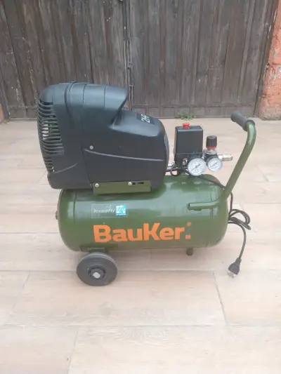 Compresor de Aire Bauker 2HP con Manguera y aceite - miniatura 1