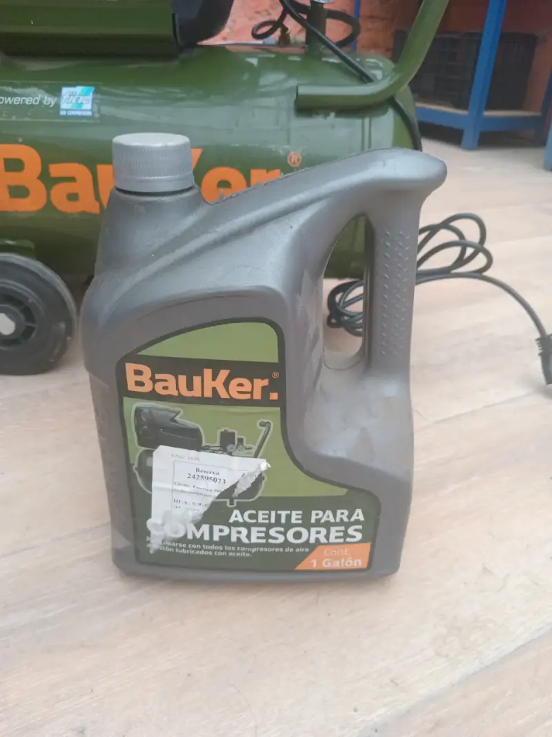 Compresor de Aire Bauker 2HP con Manguera y aceite - 5