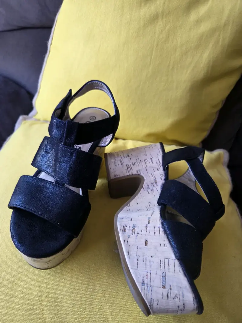 Sandalias de plataforma negras con corcho - 2