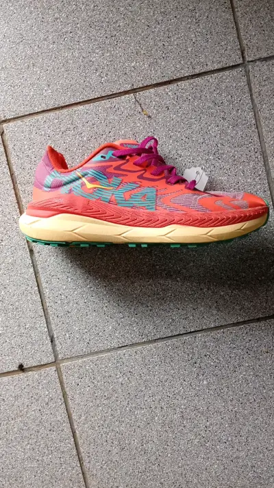 Zapatillas running Hoka coloridas para mujer - miniatura 1