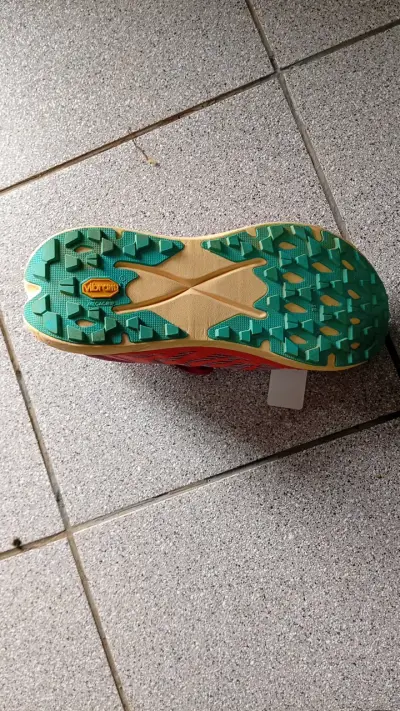 Zapatillas running Hoka coloridas para mujer - miniatura 2