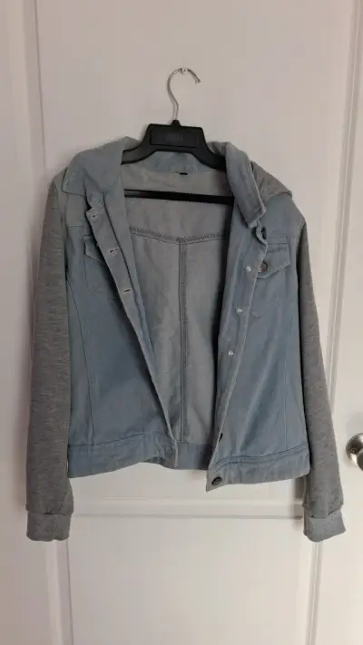 Chaqueta de mezclilla con capucha gris - miniatura 1