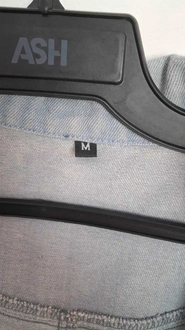 Chaqueta de mezclilla con capucha gris - 2
