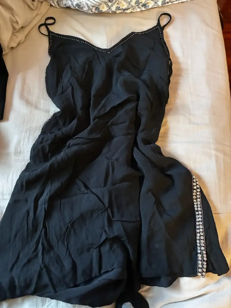 Vestido negro con tirantes jazmin chebar - 3