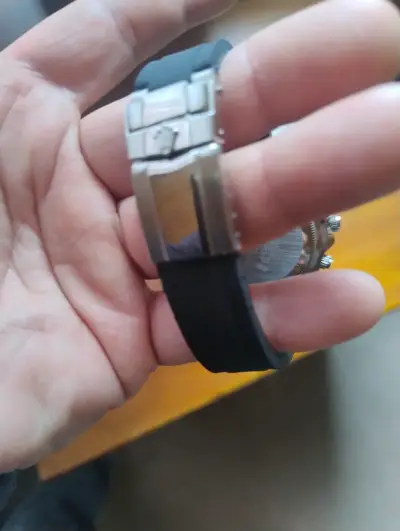 Reloj de pulsera Rolex con correa negra - miniatura 4