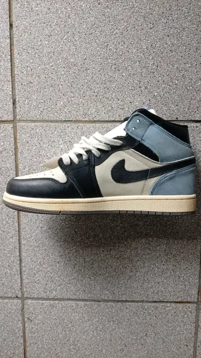 Zapatillas Nike Air Jordan 1 Mid Azul y Blanco - miniatura 2