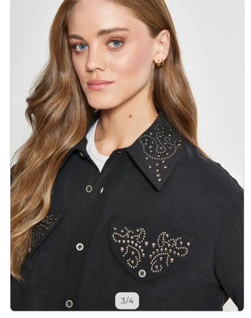 Camisa negra con detalles bordados para mujer - 3