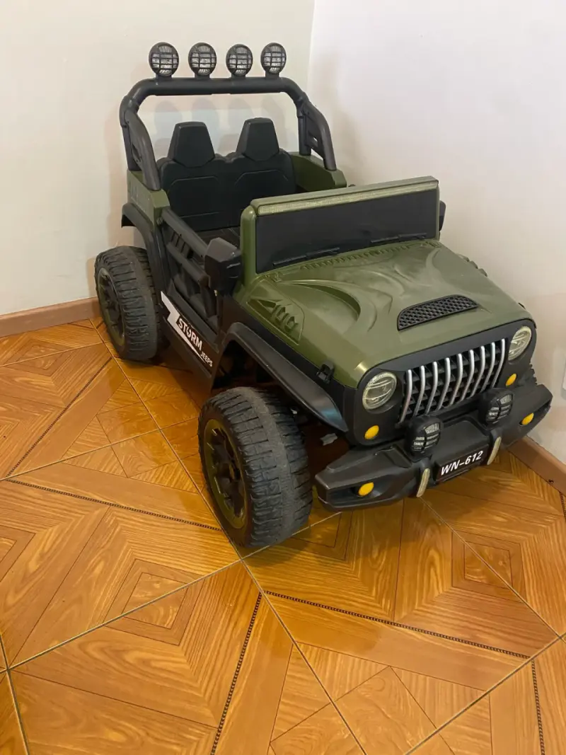 Auto eléctrico para niños verde militar - 2