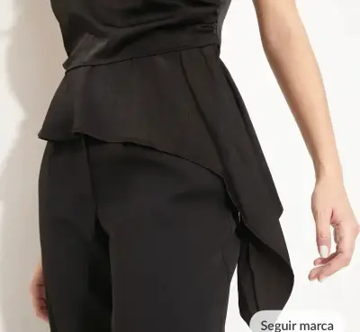 Blusa negra de tirantes con diseño asimétrico - miniatura 3