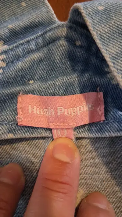Jardinera de mezclilla con flores Hush Puppies - miniatura 2