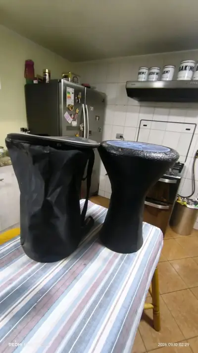 Darbuka negra con diseño decorativo - miniatura 2