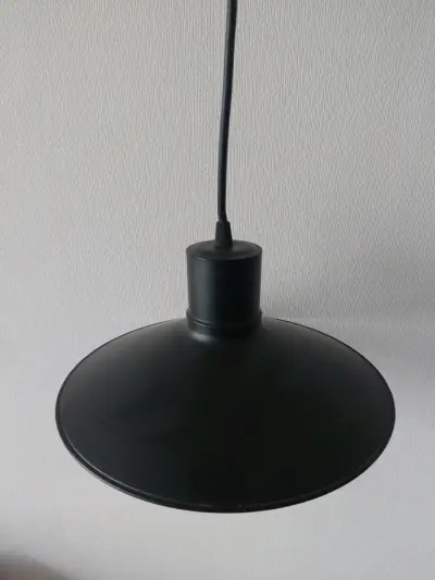 Lámpara colgante negra estilo industrial - miniatura 1