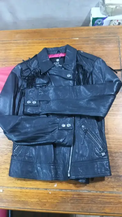 Chaqueta de cuero negra con flecos - miniatura 2