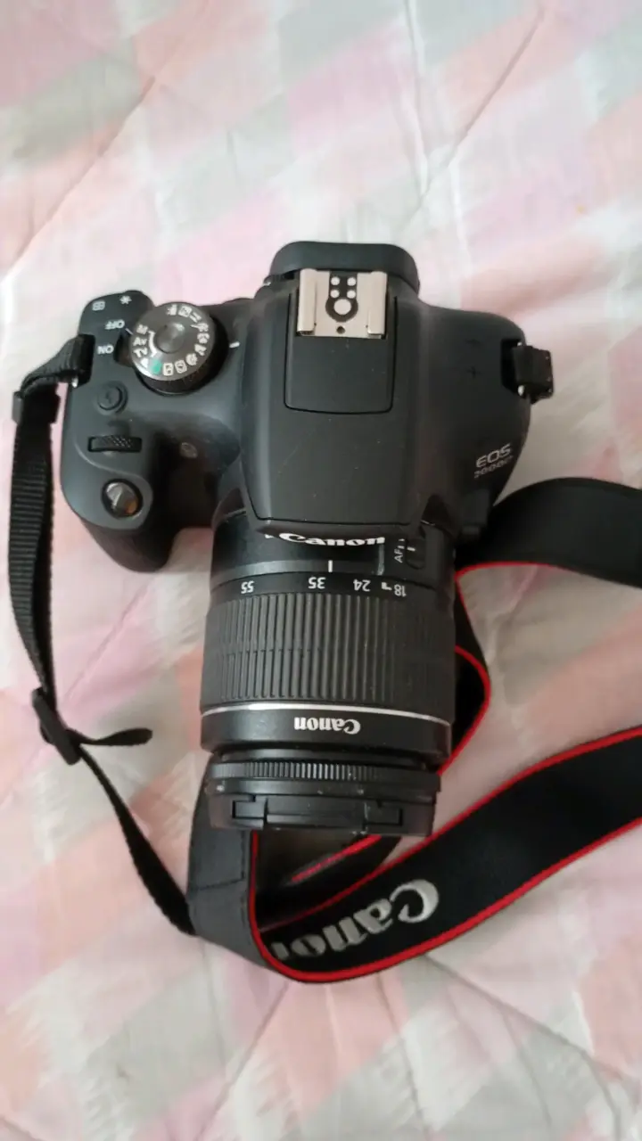 Camara Canon EOS 2000D - 2