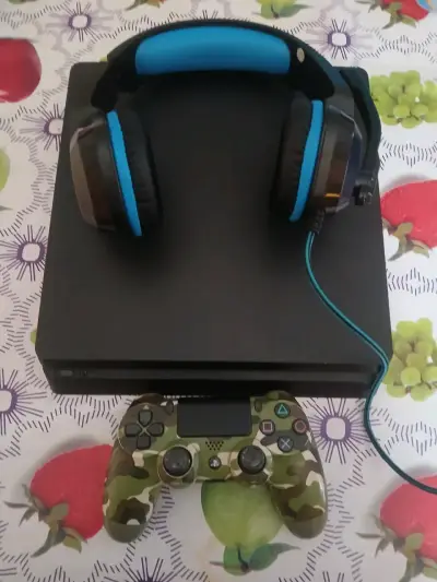 Ps4 500gb con desbloqueo GoldHen precio negociable - miniatura 1