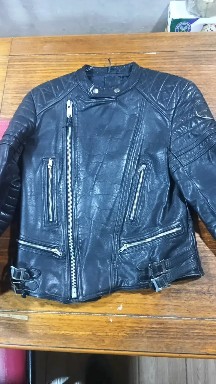 Chaqueta de cuero negra estilo motociclista - 2