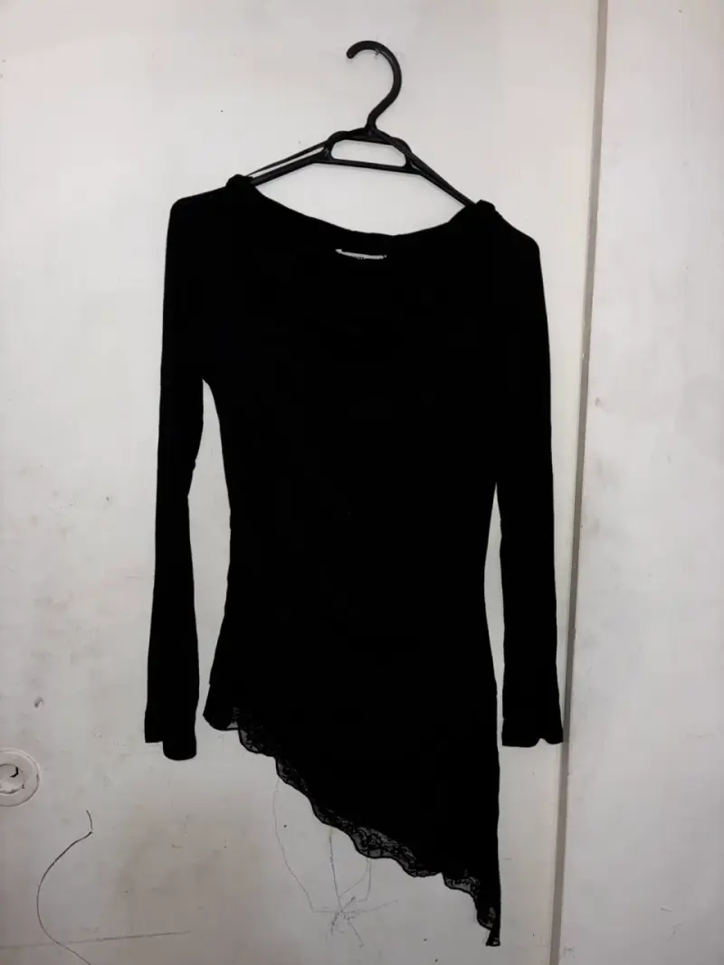 Vestido negro asimétrico manga larga - 4