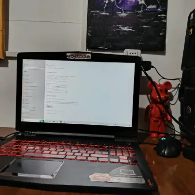 Laptop Lenovo Legion Y520 - miniatura 1