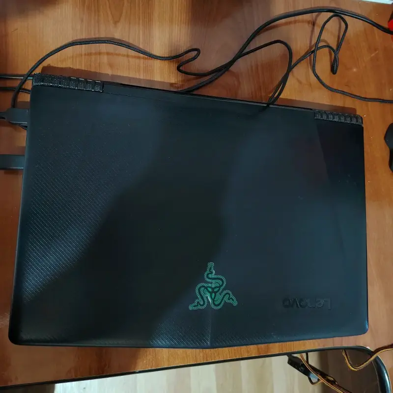 Laptop Lenovo Legion Y520 - 2