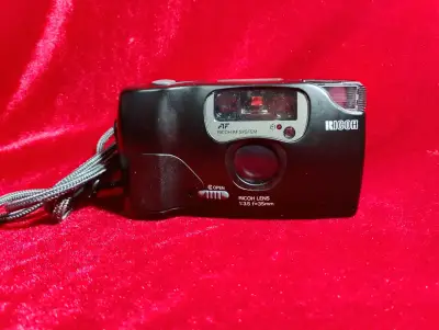 Cámara compacta Ricoh AF con estuche - miniatura 1