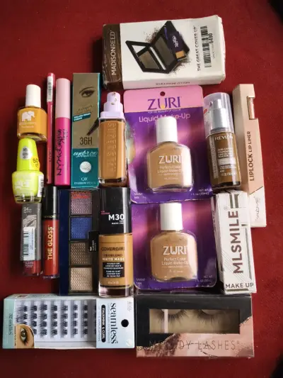 Lote de maquillaje variado - miniatura 2
