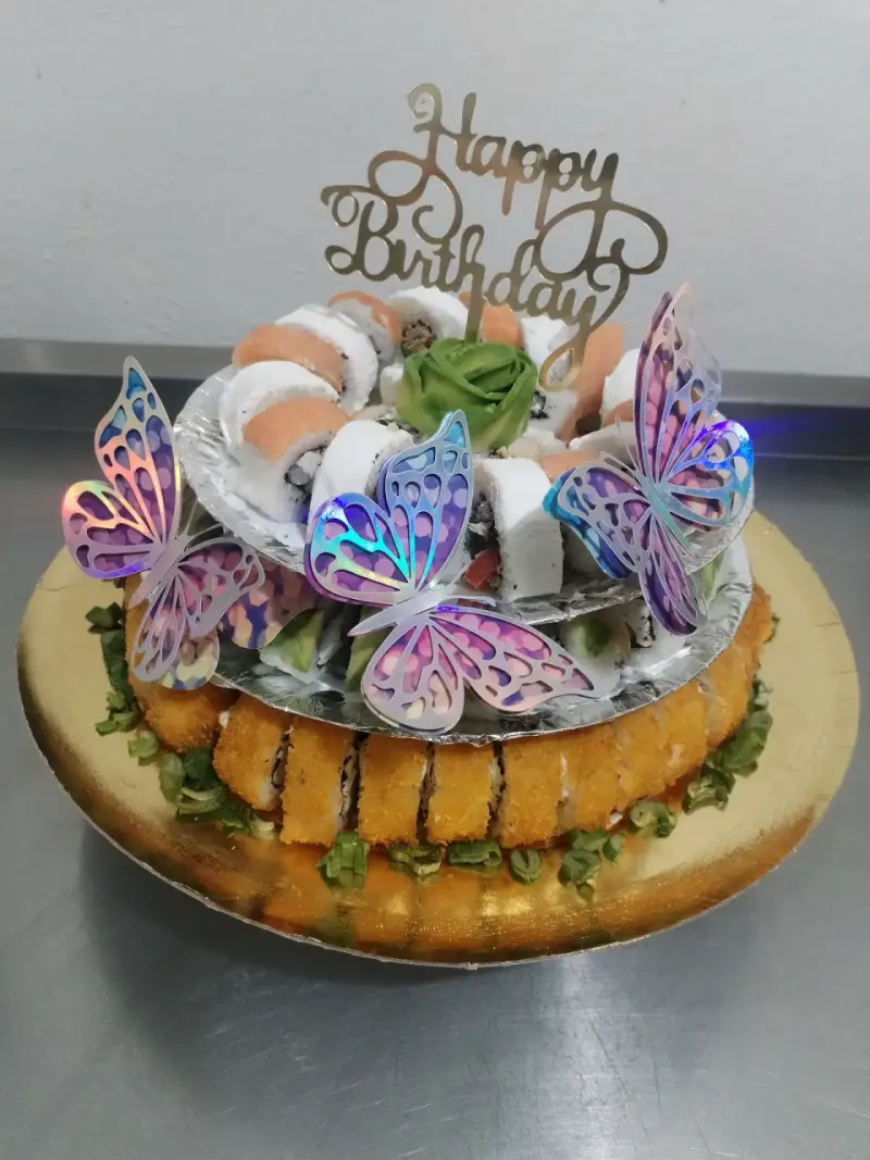Ramo de sushi decorativo para cumpleaños - 1