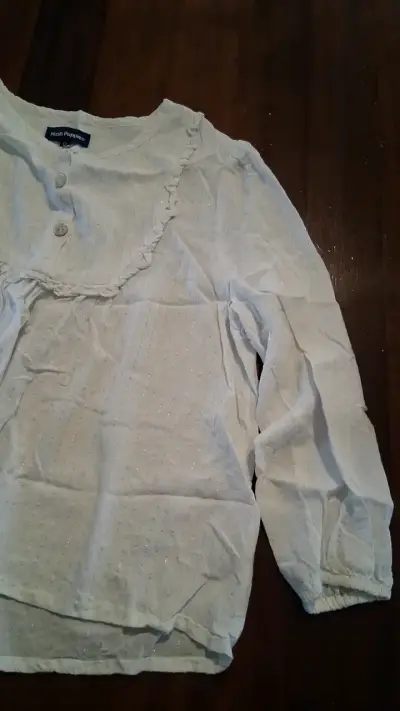 Blusa blanca Hush Puppies con detalles fruncidos - miniatura 3