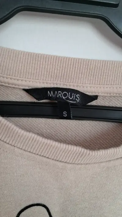 Polerón beige con diseño de rostro Marquis - miniatura 2