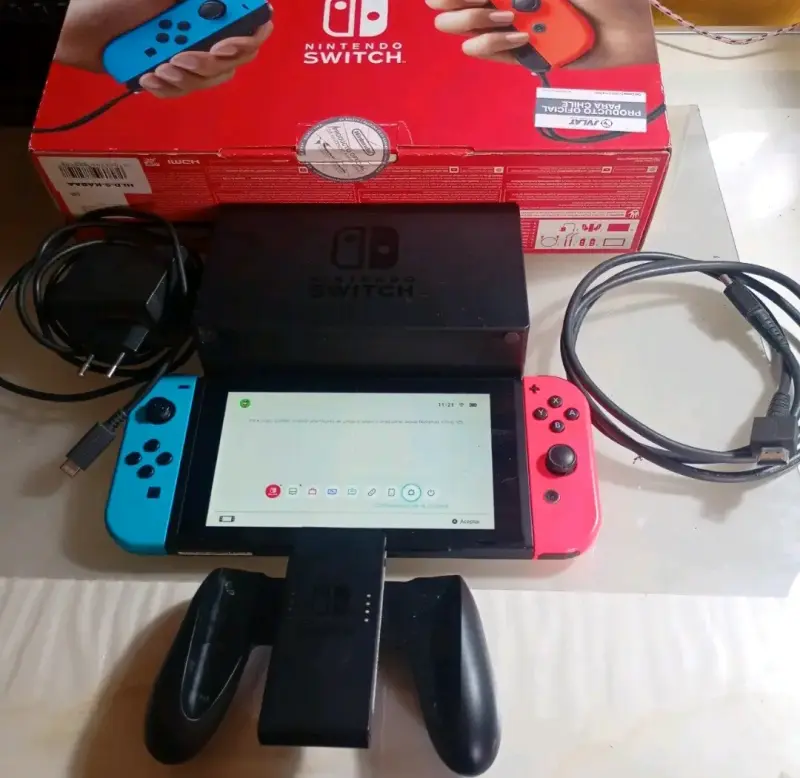 Nintendo Switch 32GB V2 Rojo/Azul Neón + Joy-Con - 1